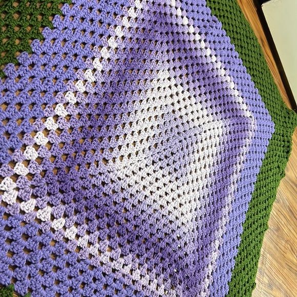 Hand Made Crochet Grandma Blanket gradient purple and forest green edge - Picture 3 of 7